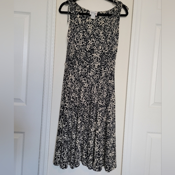 D.J. Summers cream and black dress. - Picture 8 of 8